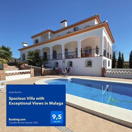 Spacious Villa With Exceptional Views In Malaga 卡萨拉博内拉 外观 照片