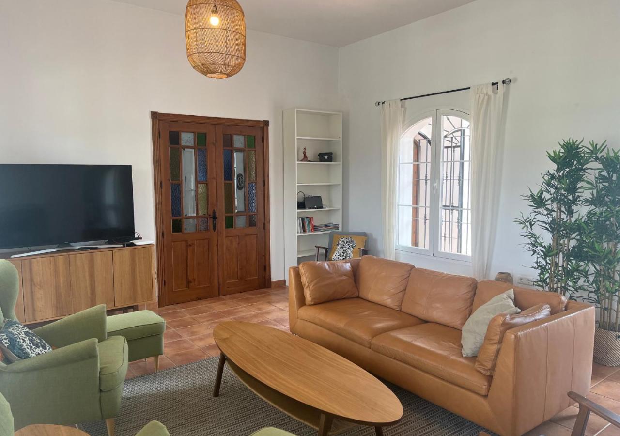 Spacious Villa With Exceptional Views In Malaga 卡萨拉博内拉 外观 照片