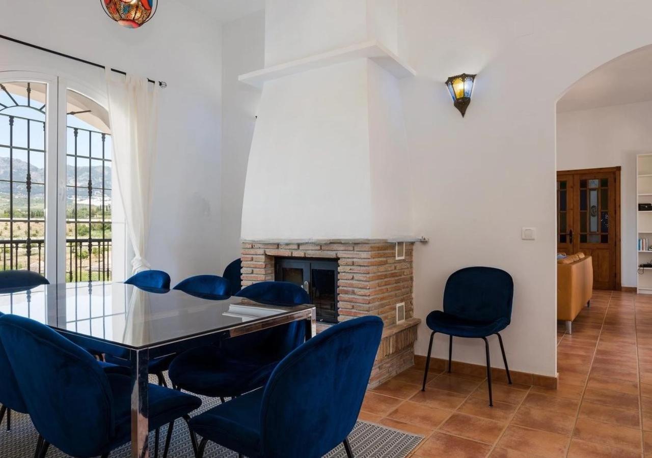 Spacious Villa With Exceptional Views In Malaga 卡萨拉博内拉 外观 照片