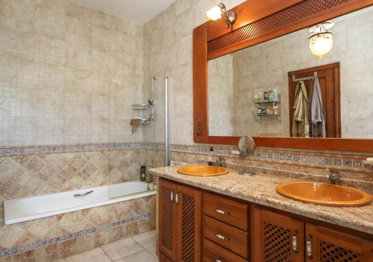 Spacious Villa With Exceptional Views In Malaga 卡萨拉博内拉 外观 照片