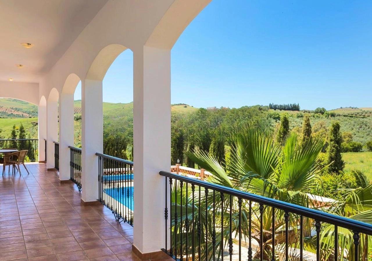 Spacious Villa With Exceptional Views In Malaga 卡萨拉博内拉 外观 照片