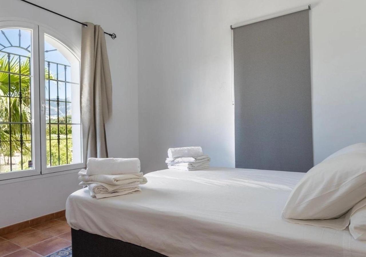 Spacious Villa With Exceptional Views In Malaga 卡萨拉博内拉 外观 照片