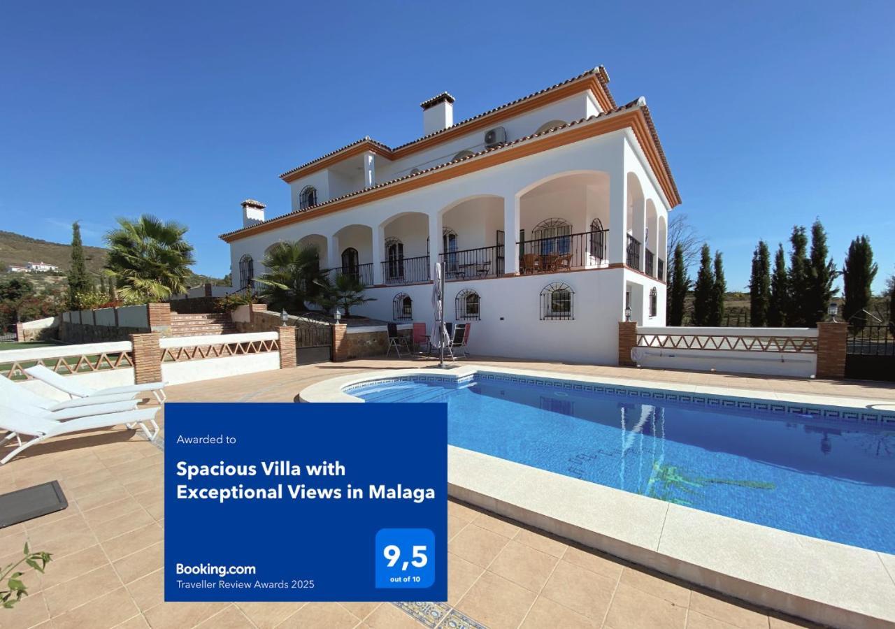 Spacious Villa With Exceptional Views In Malaga 卡萨拉博内拉 外观 照片