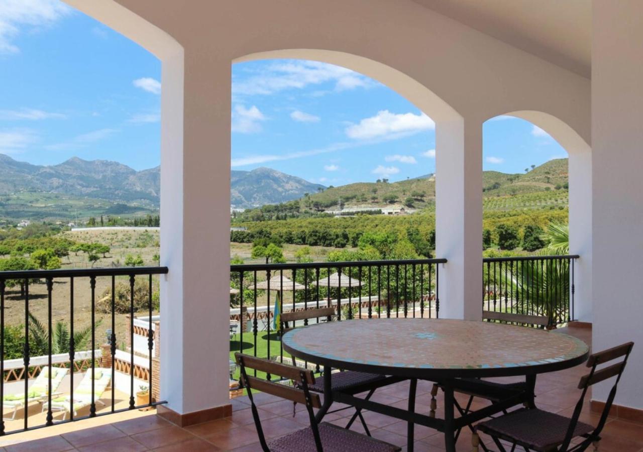 Spacious Villa With Exceptional Views In Malaga 卡萨拉博内拉 外观 照片