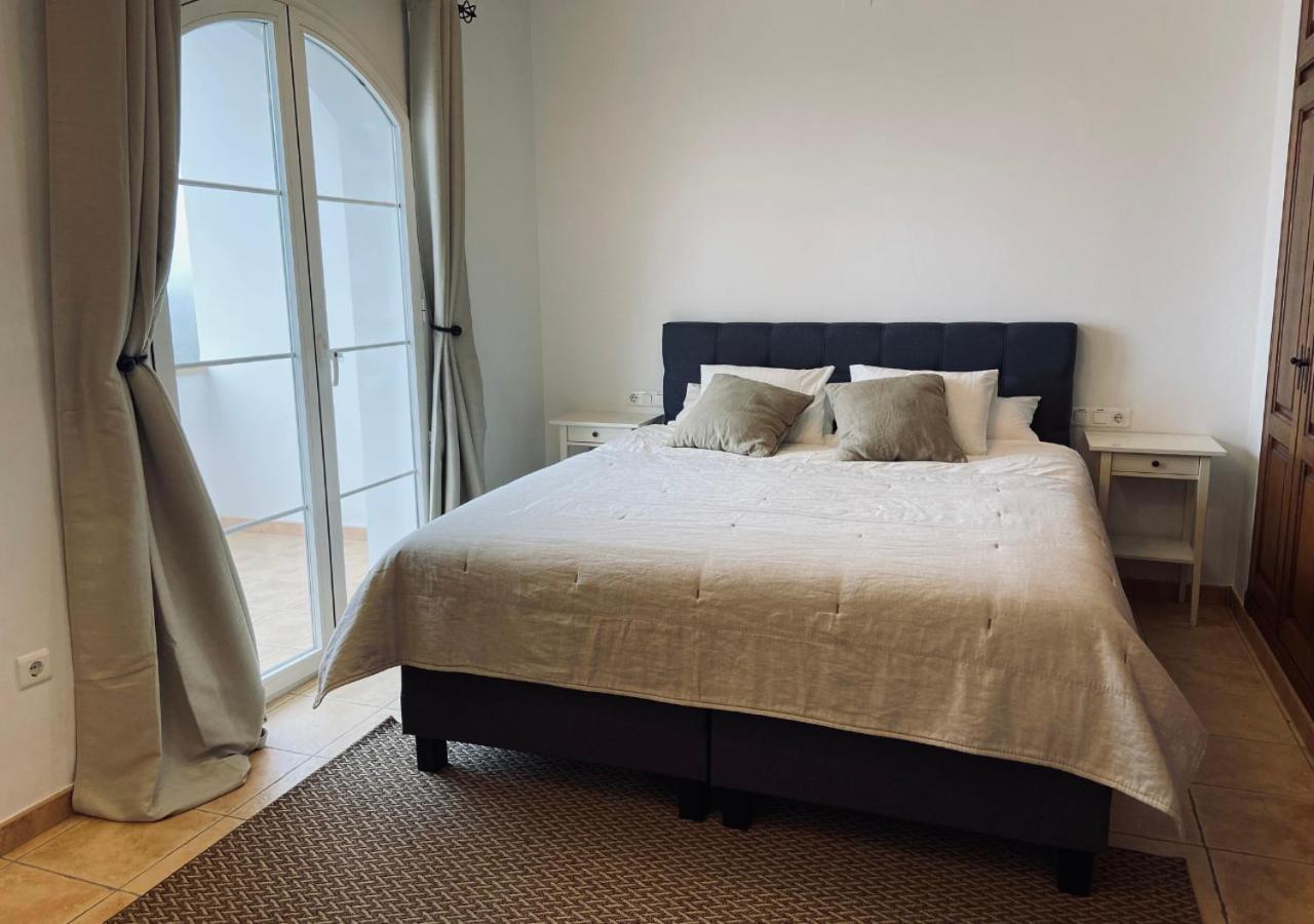 Spacious Villa With Exceptional Views In Malaga 卡萨拉博内拉 外观 照片