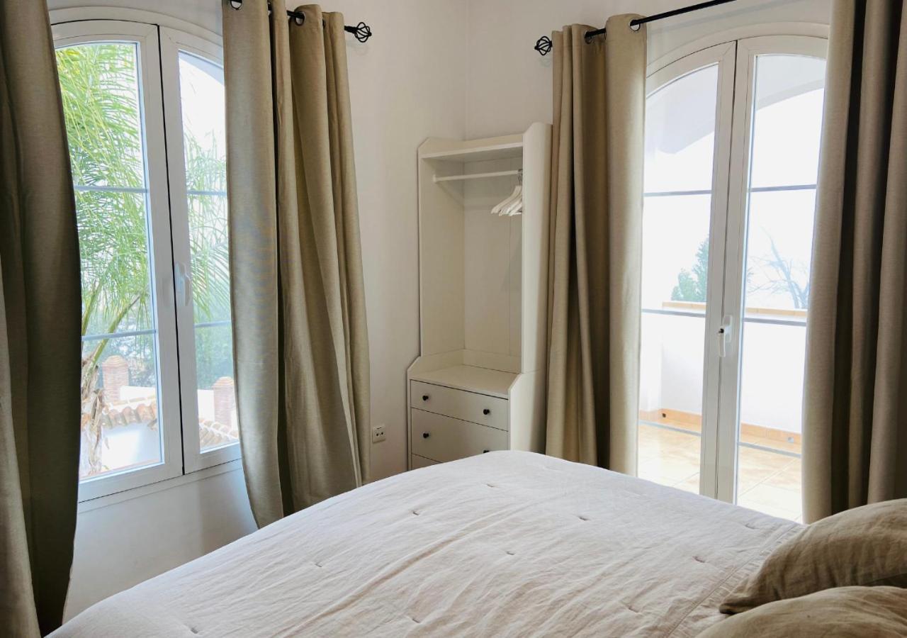 Spacious Villa With Exceptional Views In Malaga 卡萨拉博内拉 外观 照片