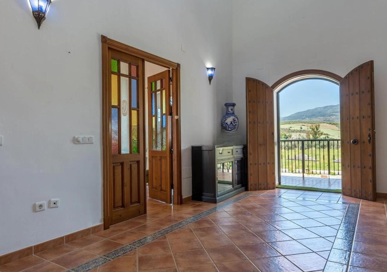 Spacious Villa With Exceptional Views In Malaga 卡萨拉博内拉 外观 照片
