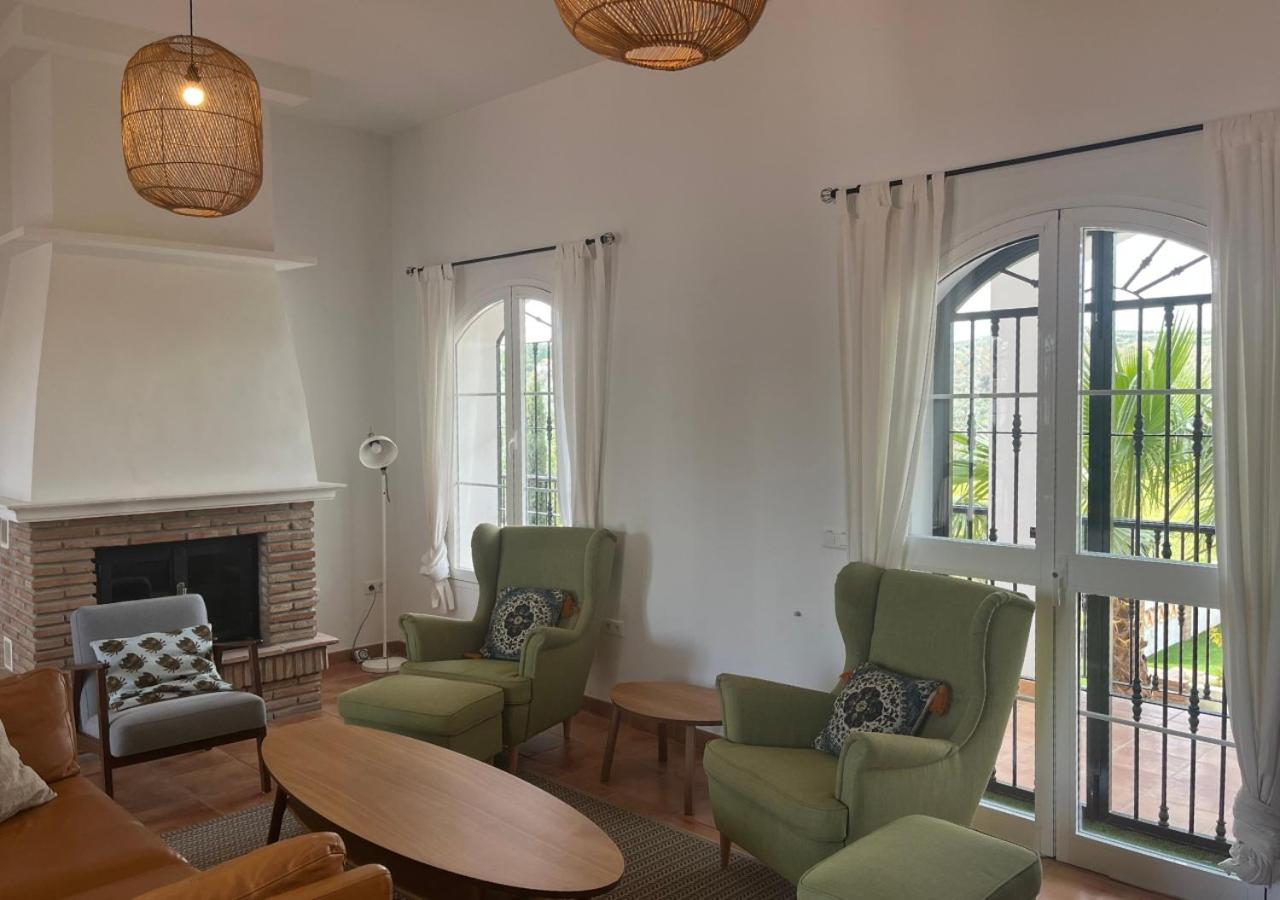 Spacious Villa With Exceptional Views In Malaga 卡萨拉博内拉 外观 照片