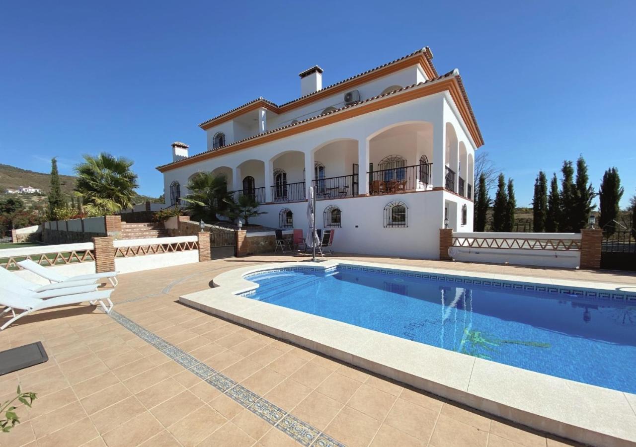 Spacious Villa With Exceptional Views In Malaga 卡萨拉博内拉 外观 照片