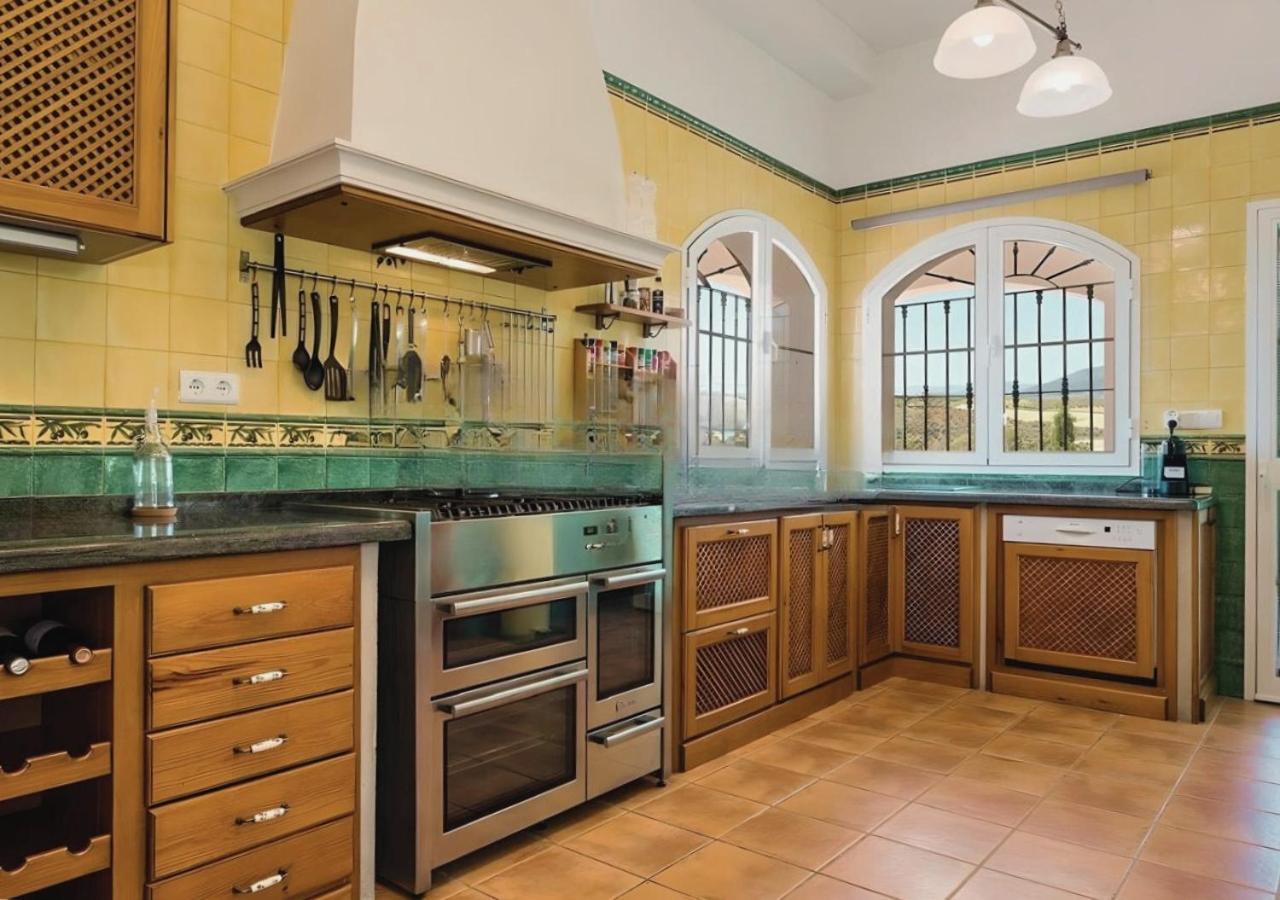 Spacious Villa With Exceptional Views In Malaga 卡萨拉博内拉 外观 照片